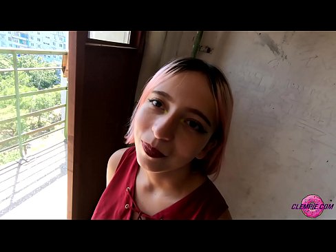 ❤️ دانش آموز حسی یک غریبه را در بیرون می مکد - تقدیر روی صورتش پورنو روسی در ما ❌️❤